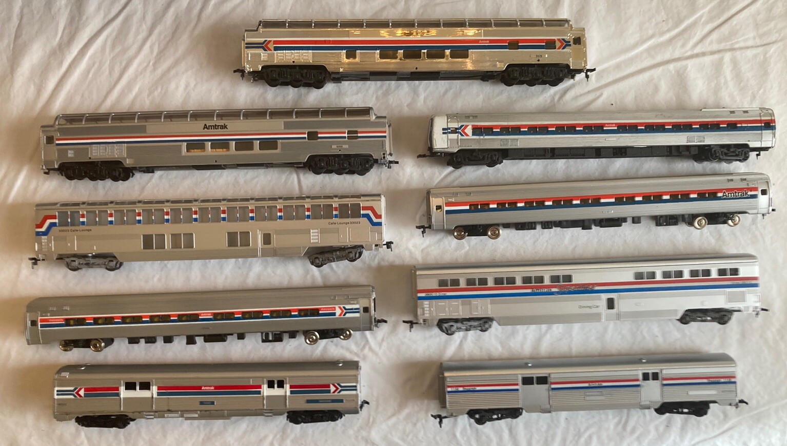 Used HO Amtrak Passenger Cars with truckmounted hookhorn couplers eBay