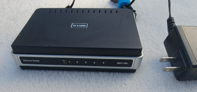 D-Link DES-1105 (DES1105) 5-Ports External Switch, ethernet switch