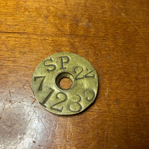 LEE ENFIELD BRASS UNIT DISC "SP"  7/1922   #1280 BROAD ARROW  (UD-110)