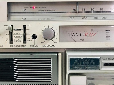 Showa-era Aiwa CS90X Cassette High End Stereo Boom Box Player 