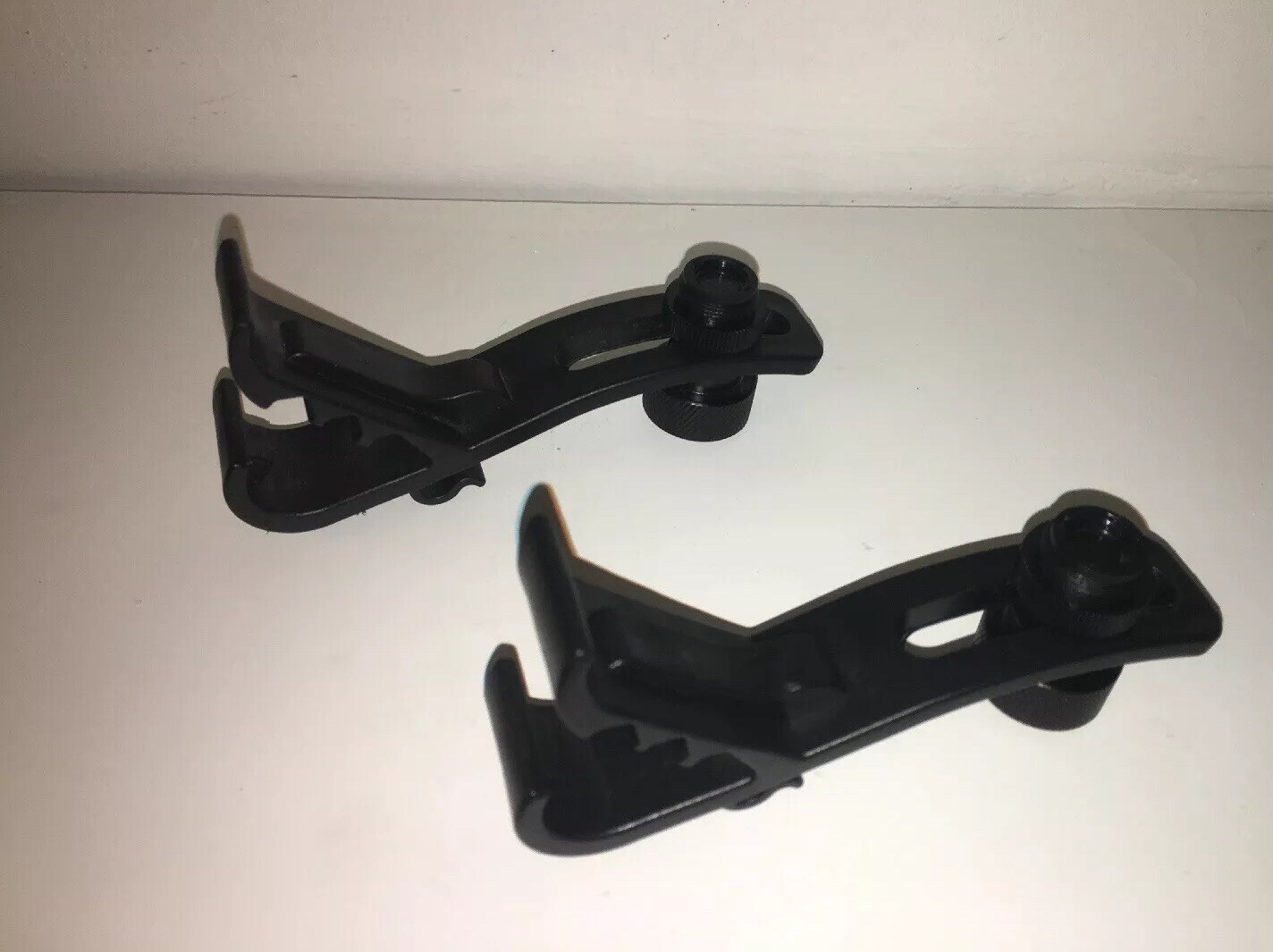 2 Drum Mic Clips Snare Tom Rim Mount Microphone Holder+3/85/8 Threaded