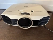 Epson PowerLite Home Cinema 5030UB LCD Projector