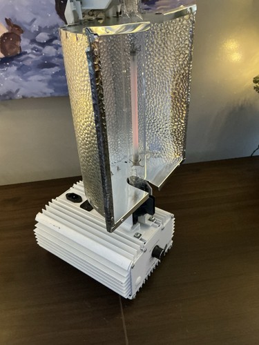 Gavita Pro 1000e DE 1000W Electronic HPS Grow Light Fixture 120-240V