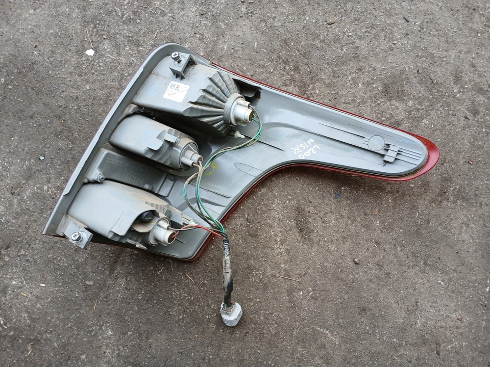 LUZ TRASERA MITSUBISHI L200 N/S LADO IZQUIERDO PASAJERO 8330A943 2015-2019 2017 ~ Foto 2 de 3