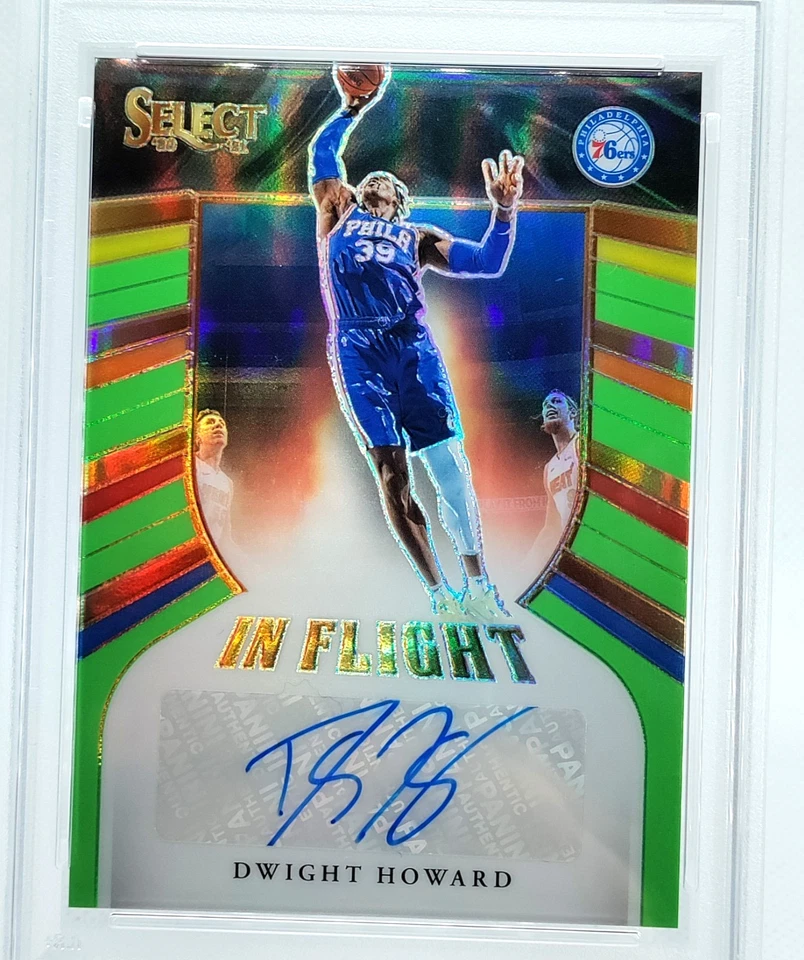 /99 Dwight Howard AUTO PSA 8.5 2020-21 Select FLIGHT Autograph Prizm HOF Green - Image 3 of 4