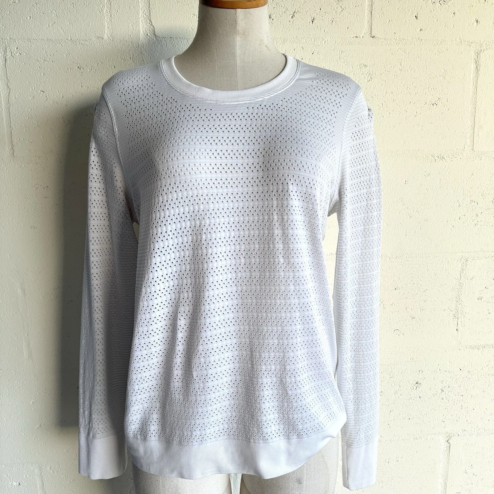 lululemon breeze long sleeves airflow seamless fishnet shirt