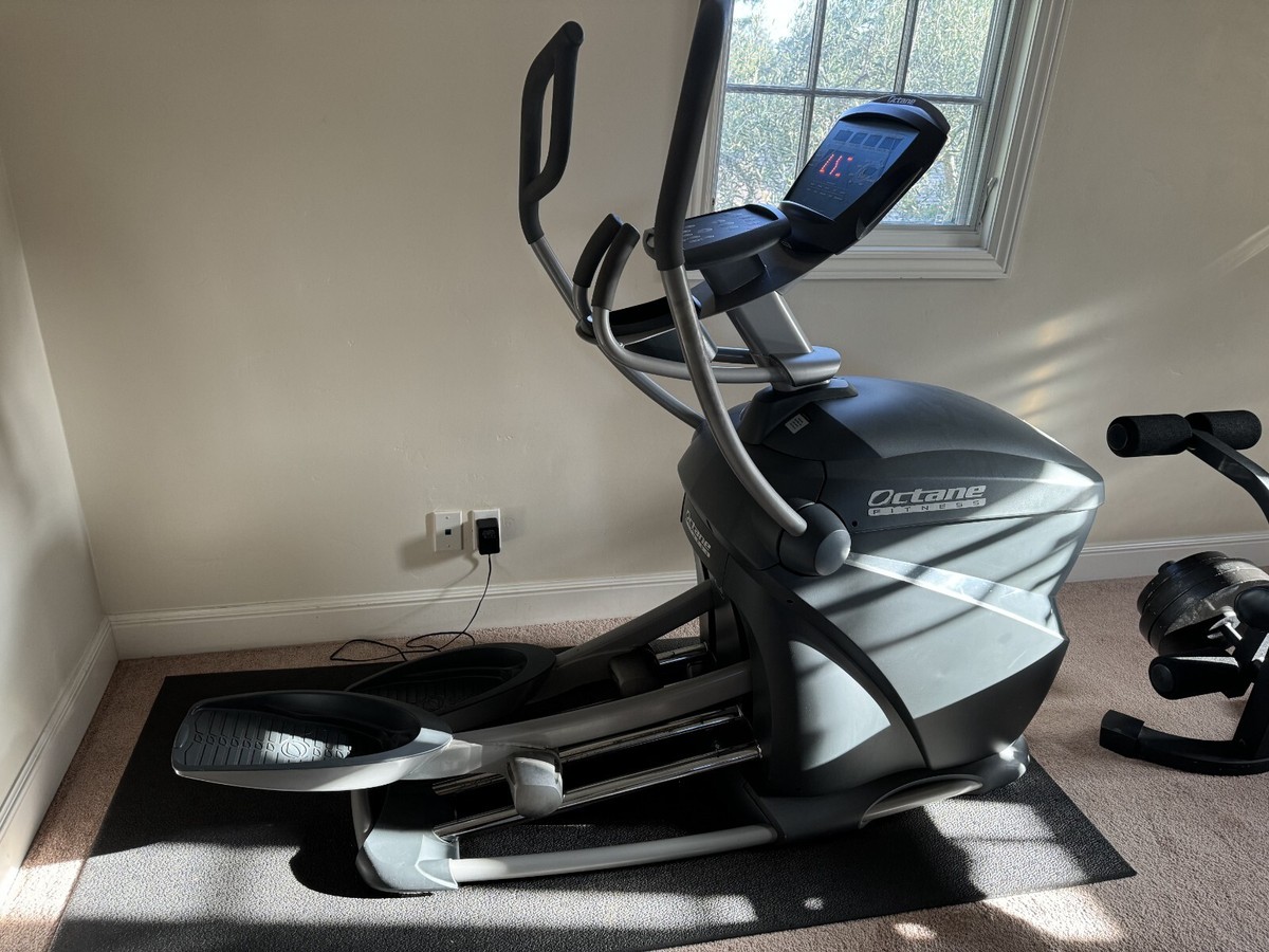 Octane Q37E Cross Trainer Elliptical