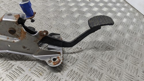 PEDAL EMBRAGUE RENAULT CLIO MK3 DYNAMIQUE 5 PUERTAS FAMILIAR 2009 8200275894 - Imagen 3 de 12