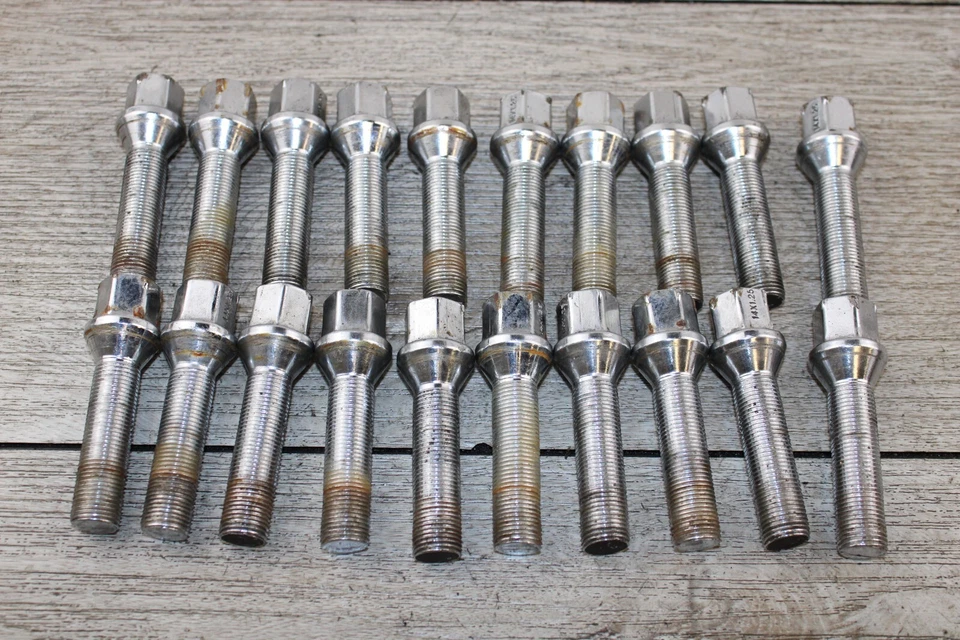 09-15 BMW 750LI 740LI 740I 750I F01 F02 TUERCAS EXTENDIDAS Foto 2 de 4