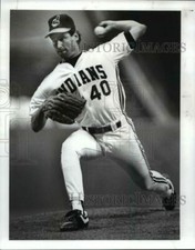 1989 Press Photo Indians vs Angels-Indians Bud Black pitching in the first