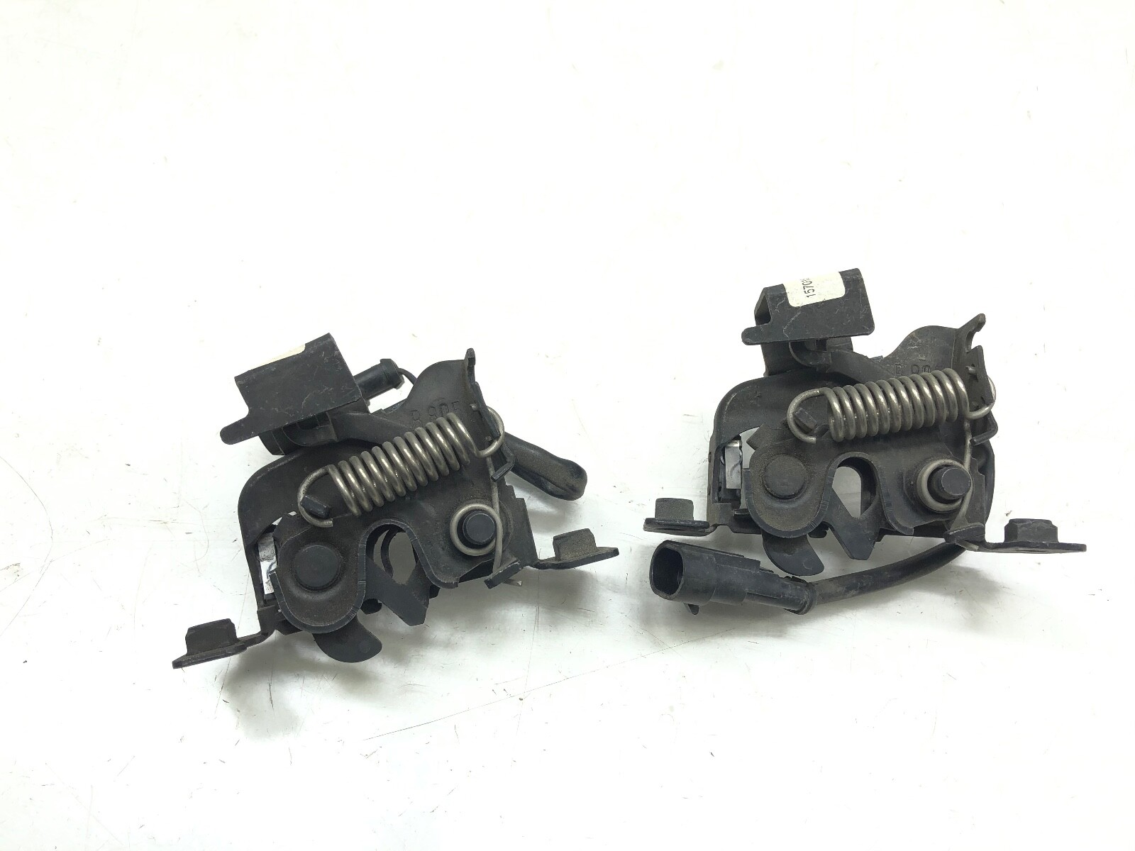 2014-2017 MASERATI GHIBLI LEFT RIGHT FRONT HOOD LOCK LATCH X2 OEM.