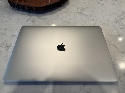 Apple MacBook Pro - A1990 - 2019 15'' - i7 @ 2.60GHz/16GB/500GB SSD