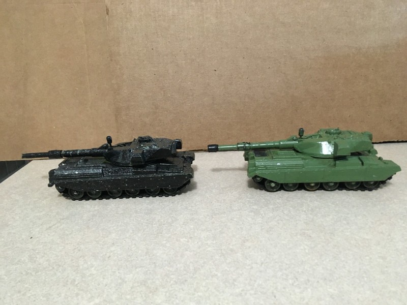 DINKY CHIEFTAN'S 2PC LOT 155MM-MOBILE GUNS USED TANKS NICE