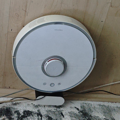 Roborock Staubsaugerroboter/Saugroboter kabellos mit Ladestation in Weiß