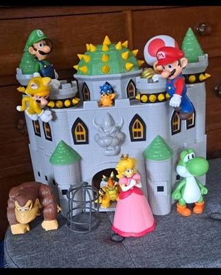 Super Mario Schloss( mit Ton)  mit Figuren: Peach, Luigi, Mario 2x , Browser
