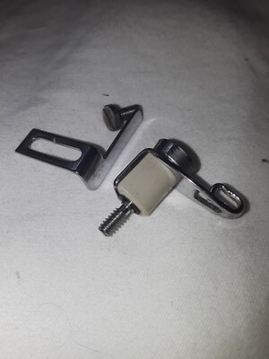Singer 533 Sewing Machine  OEM two thread guides good part  (Y41m s6)