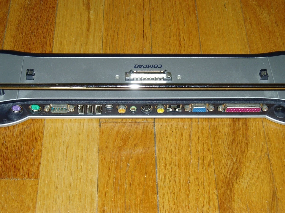 Док-станция репликатор портов ноутбуков Compaq Presario 2700/EVO N180 253939-001 - Изображение 3 из 4