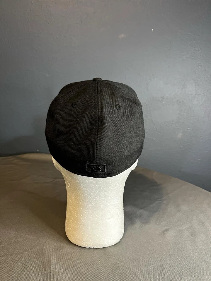 Burton Nuevo ERA 7 1/8 Gorra Gorra Para Hombres Negro Snowboard Exterior Esquí Bordado RARO Foto 3 de 4