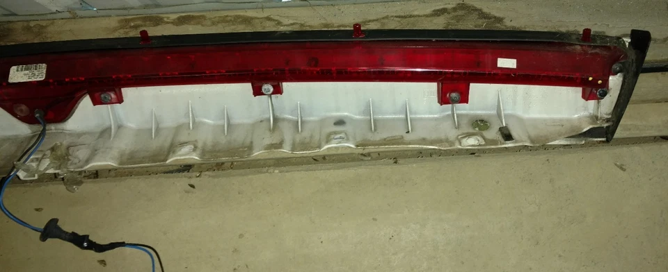 CADILLAC SEVILLA TERCERA LUZ DE FRENO Y PANEL DE AJUSTE DE CARROCERÍA OEM 2000-2005 Foto 4 de 4