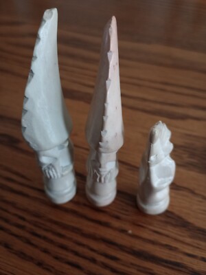 Figuren geschnitzt.  Afrikaner? Uralt?
