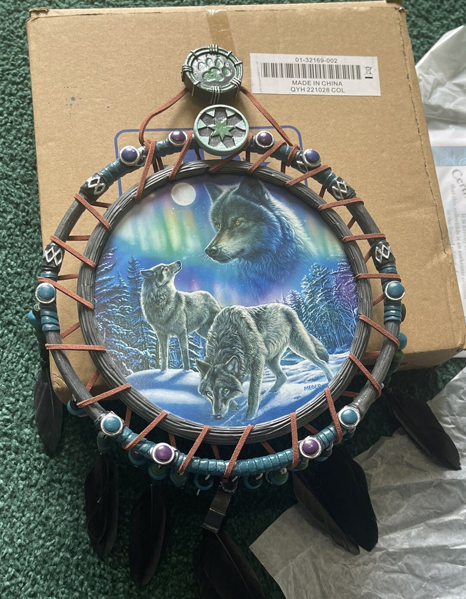 collectable of The Bradford Exchange Dreamcatcher Plate wolf