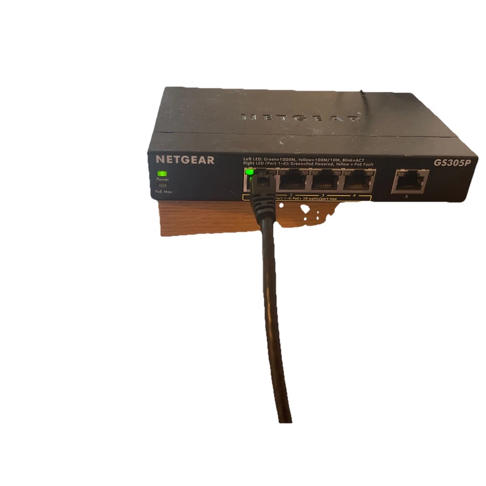 NETGEAR GS305P 5-Ports PoE Ethernet Switch - Black (GS305P-200UKS) - Image 4 of 4