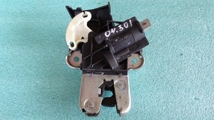 VW Jetta III 1K2 2.0 FSI Heckklappe Kofferraum Schloss 4F5827505D