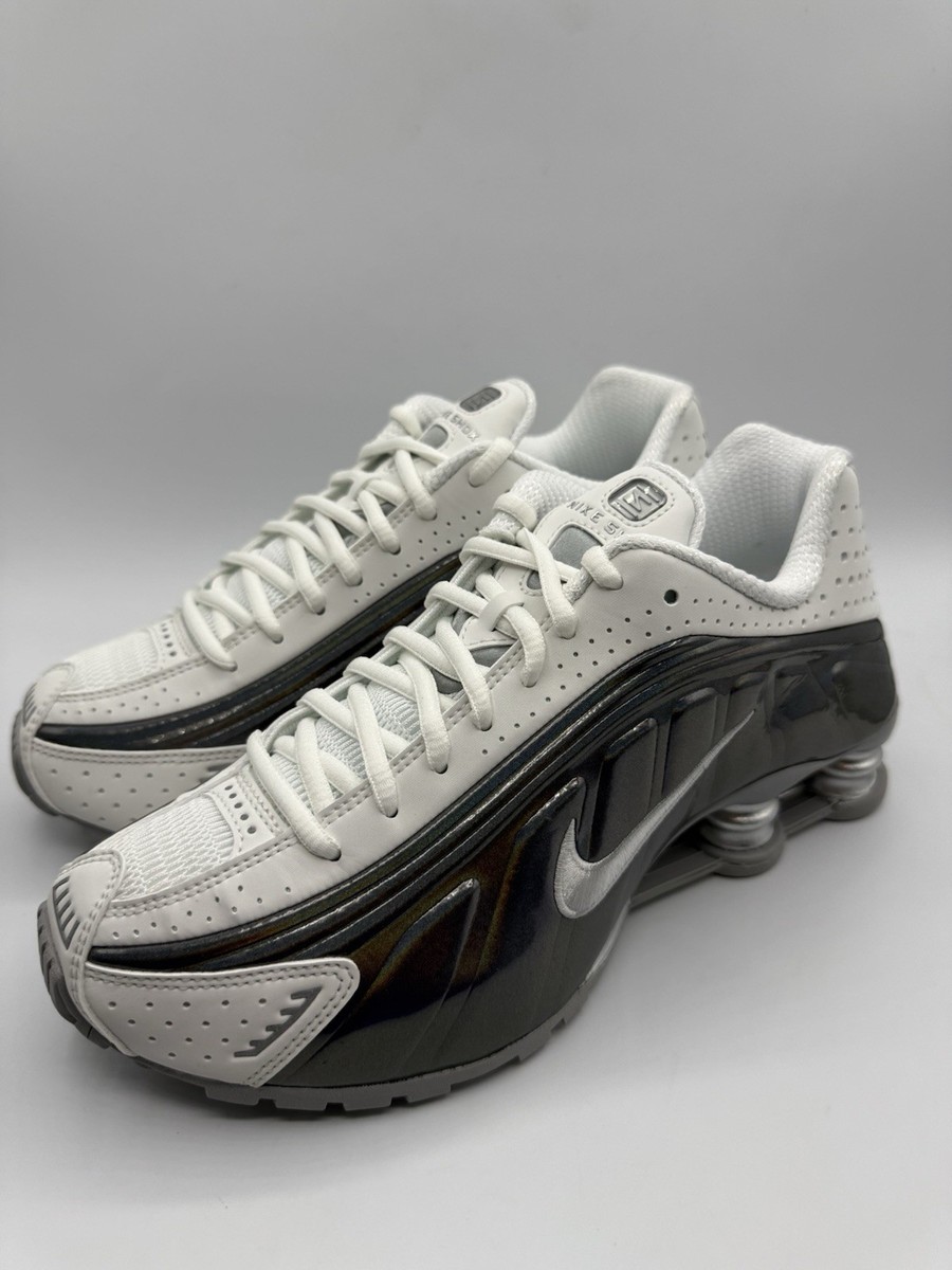sarasa様用　　Nike Women's Shox R4 レディース24.5 Nike Shox R4 Women's Shoes Trainers in Pink and Metallic