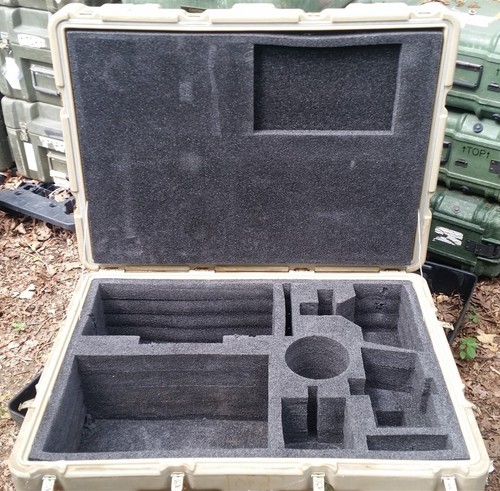 Hardigg 34 x 24 x 16 ID Hinged Lid Military Wheeled Case Pelican Shipping Trunk