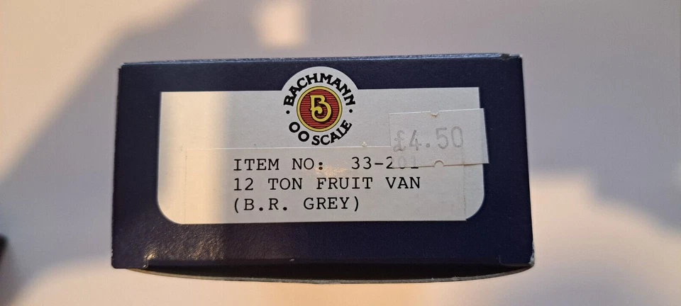 Bachmann, Branch-Line, 33-201, 12T Fruit Van (BR Grey/Brown),  00 Gauge - Image 2 of 4