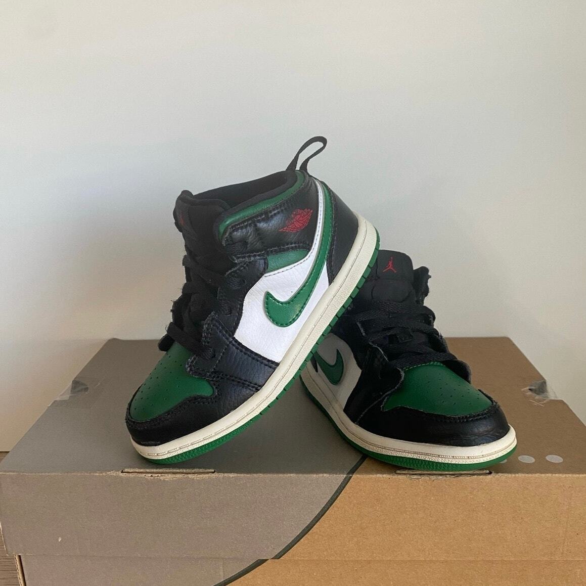 Nike AIR JORDAN 1 MID Pine Green Kids Sneakers 640735-067- SZ 10 C