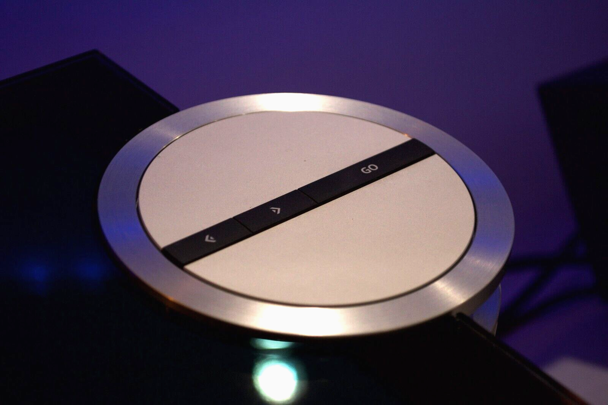 Bang and Olufsen B&O Beosound 5 1TB music player Beomaster Bang and Olufsen B&O Beosound 5 1TB music player Beomaster