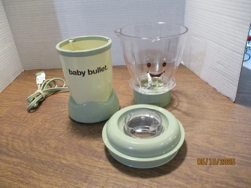 MAGIC BULLET BABY BULLET BLENDER BB-101S MOTOR BASE WITH BLADE & PITCHER