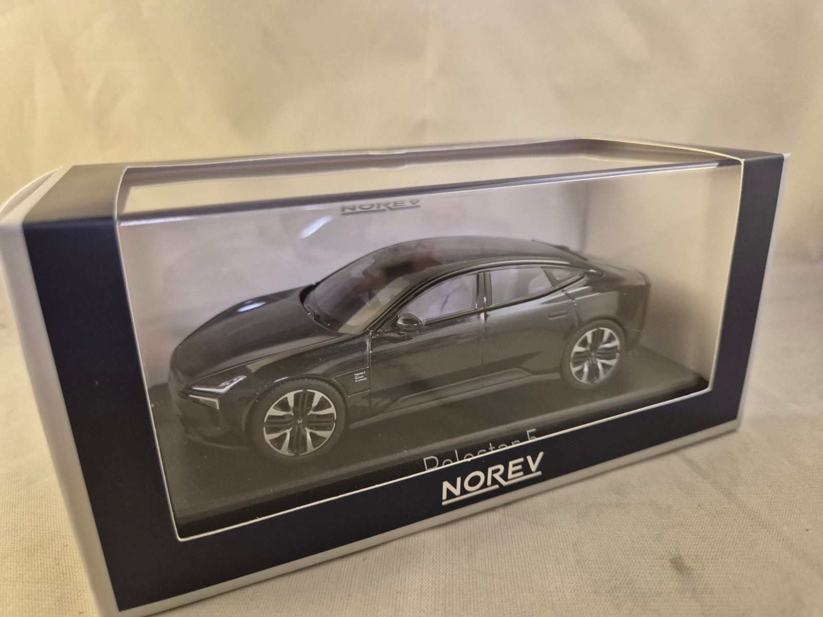 Polestar 5 2025 Space Norev 1/43 une miniature haut de gamme en métal