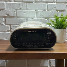 Sony Dream Machine ICF-C318 AM/FM Dual Alarm Clock Radio White Tested Works