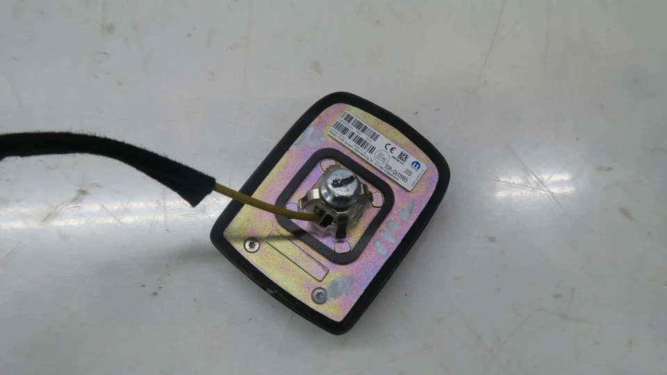 Antena GPS techo 2023-2025 Ram Promaster 3500 OEM 68328996AA Foto 4 de 4