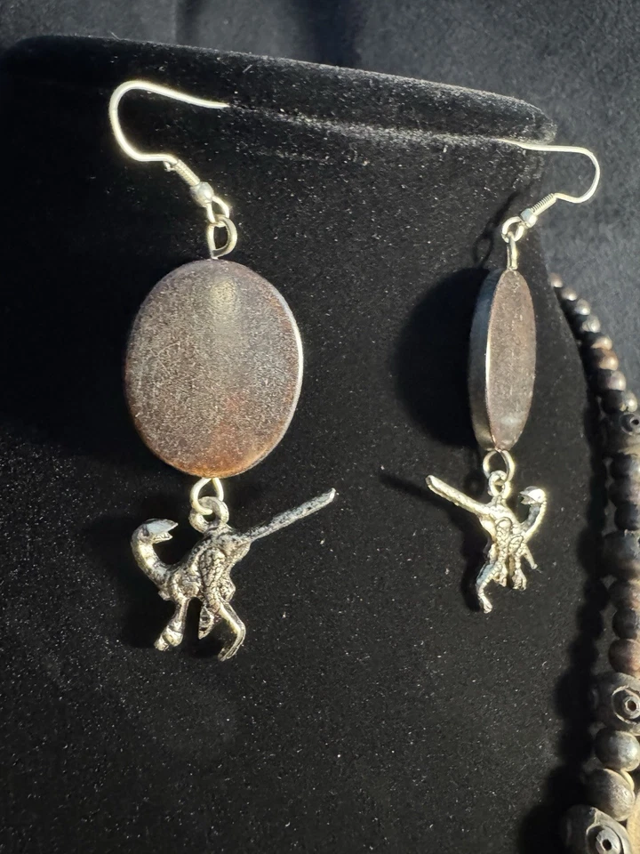 Unique VTG Wood And Pewter Dinosaur Statement Necklace And Dangle Earring Set - Image 4 of 4