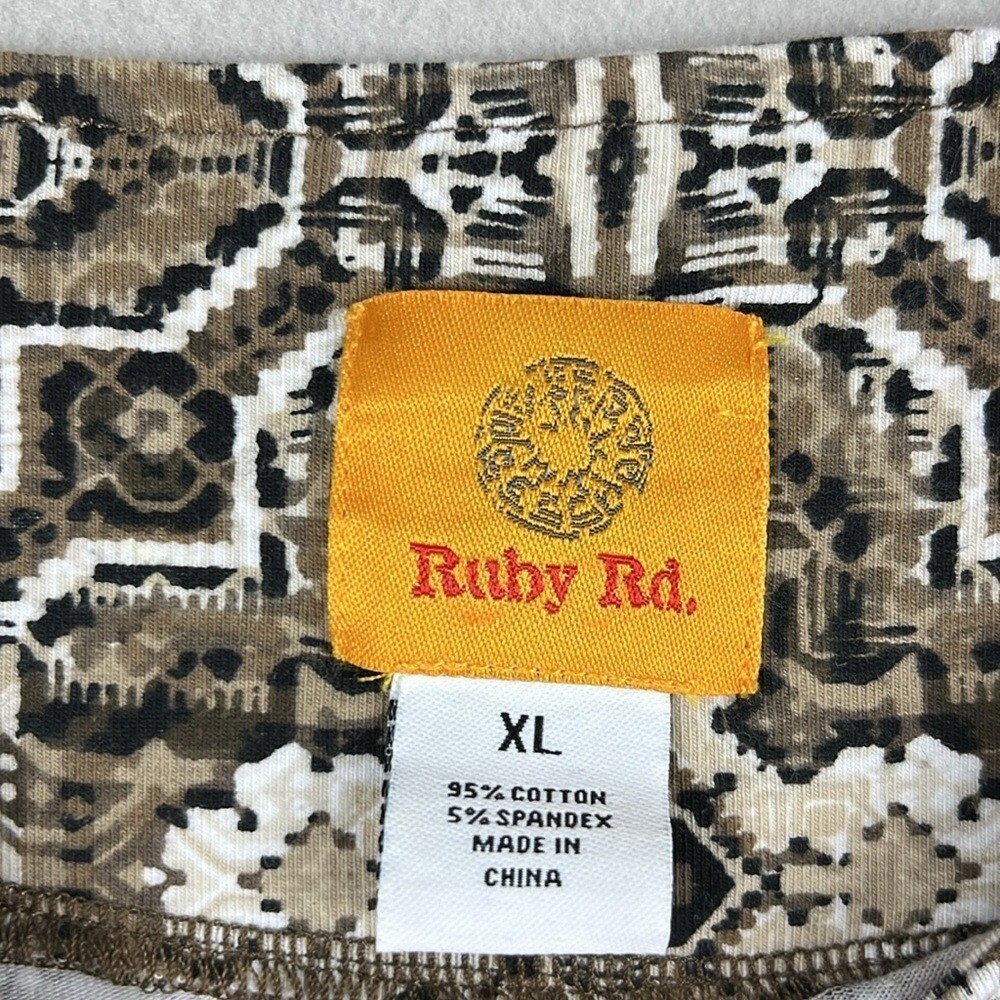 Ruby Rd  3/4 Sleeve Geometric Patterned Top Women… - image 3