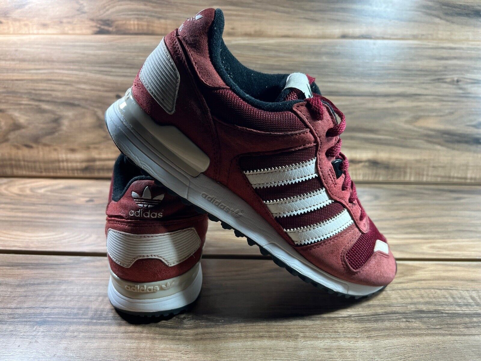 ADIDAS ZX 700 Scarlet Mens Classic Sneakers Shoes Size 8 (B24840)