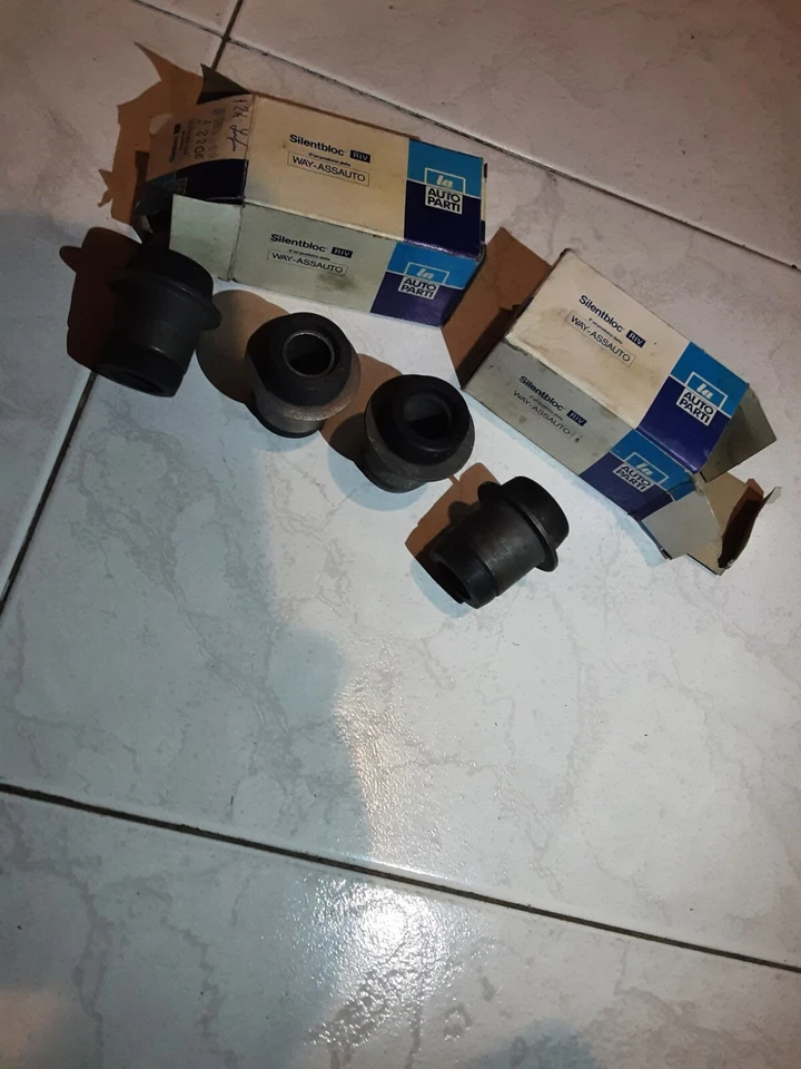 prezzo x tutte 4 SEMENTI BLOCCHI FIAT 124 SPORT E SPIDER - Immagine 2 di 2