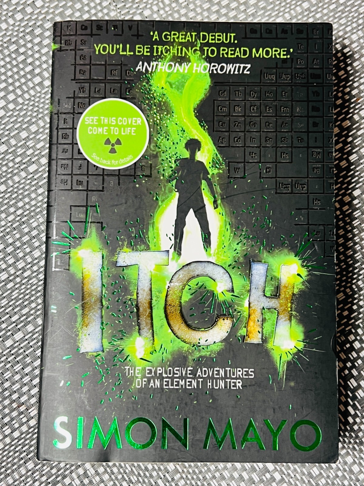 ITCH by SIMON MAYO - signed by the author (SB2845)