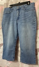 LEE by Riders Mid Rise Capri Jeans Women  s Size 16 Medium Wash Blue