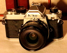 NIKON FM SILVER 35mm SLR FILM  CAMERA w/KIRON 28mm F/2.8 MC LNES