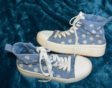 Girls size 4 teen Art Class high top denm canvas zip close shoes