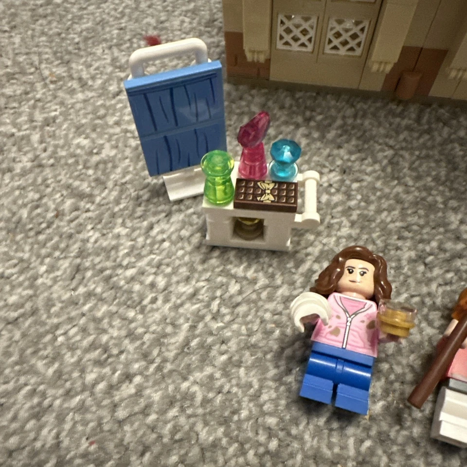 LEGO Harry Potter 76398 Hogwarts Hospital Wing, photo 4 of 5