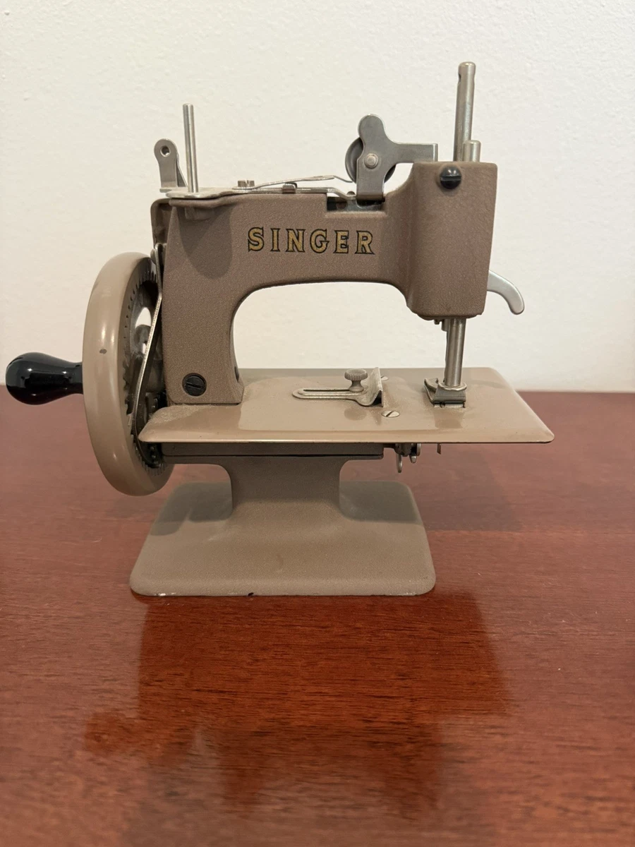 SINGER Child-sized Sewing Machine Collectible Sewing Machines for