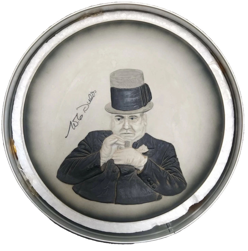 1985 Great Entertainer Series W.C. Fields- Poker Hand PLATE W/Stand in Medal Tin
