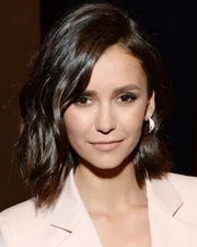 NINA DOBREV 8x10 PHOTO *