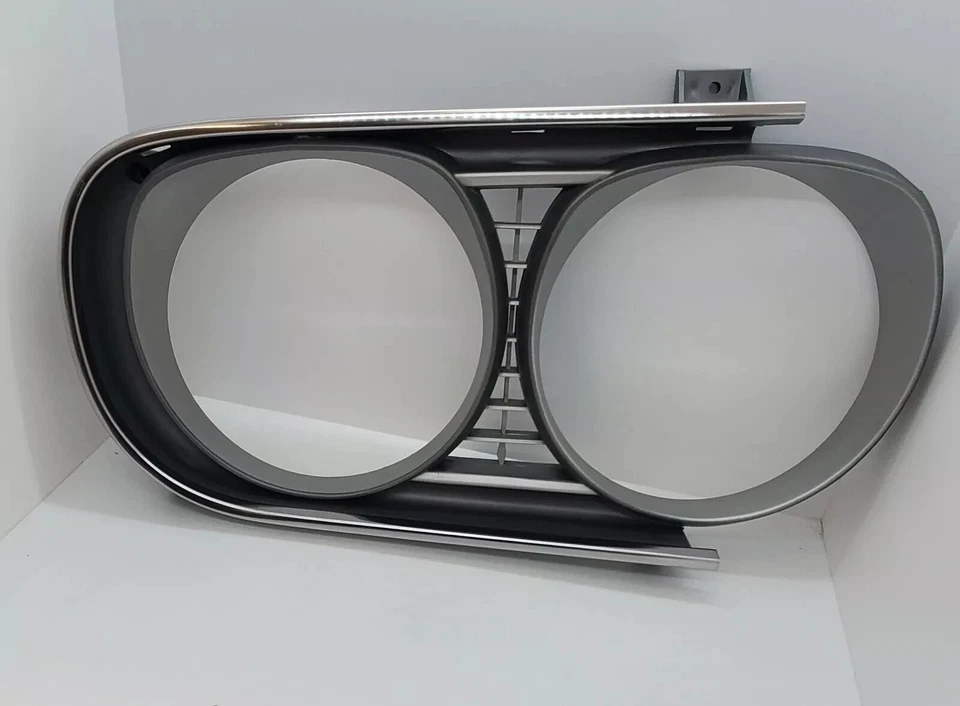 Bisel de faro derecho Plymouth Satellite Custom Brougham 1971 4 puertas 3442156 nuevo en stock Foto 2 de 4