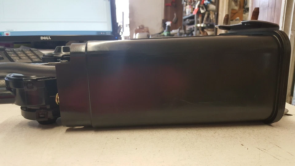 2000 2001 2003 2004 2005 TOYOTA MR2 SPYDER 1.8L VASILHA DE CARBONO 7774017051 FABRICANTE DE EQUIPAMENTO ORIGINAL - Imagem 3 de 4